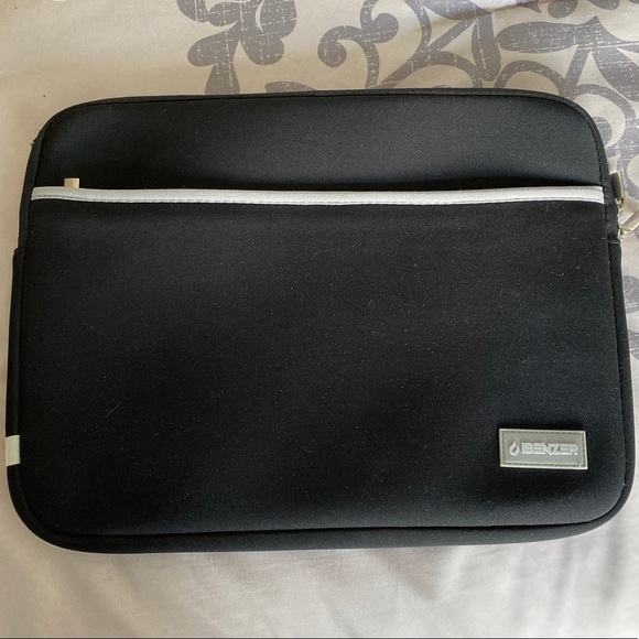 13” MacBook laptop case - Picture 1 of 3